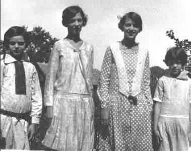 The four daughters of Jack and Jennie Crawford