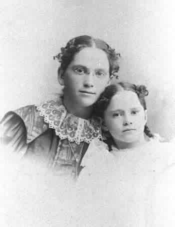 Jennie and Flossie Hume